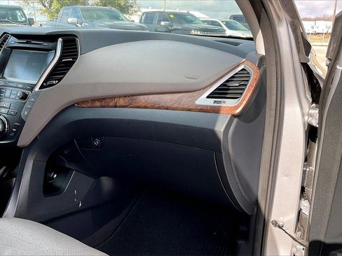 Used 2017 Hyundai Santa Fe Limited w/ Cargo Package image 23