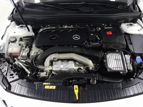 Certified 2025 Mercedes-Benz GLB 250 4MATIC image 12