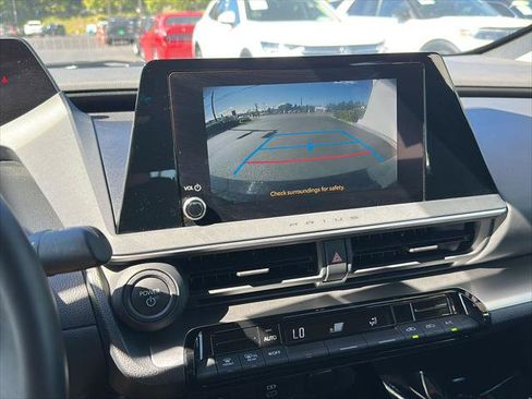 Certified 2025 Toyota Prius LE FWD image 25