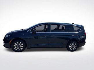Used 2024 Chrysler Pacifica Limited FWD video 2