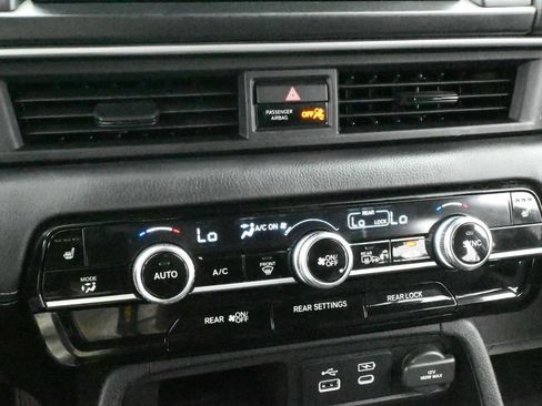 Used 2025 Honda Pilot EX-L image 22