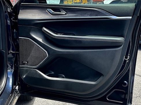 Used 2025 Jeep Grand Cherokee Limited 4xe image 19