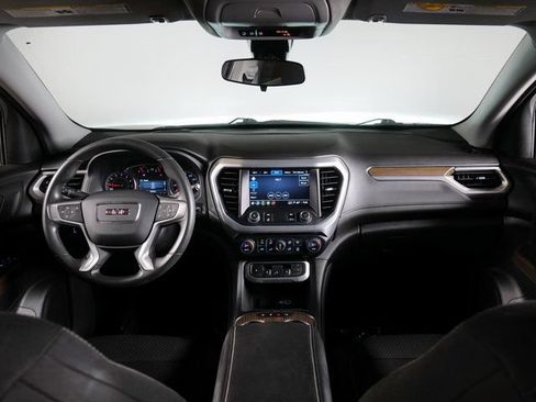 Used 2023 GMC Acadia SLE FWD image 4