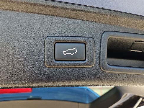 Used 2017 Subaru Forester 2.5i Touring AWD/4WD image 8