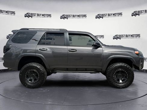 Used 2017 Toyota 4Runner TRD Off-Road Premium AWD/4WD image 9