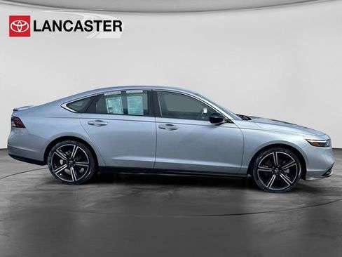 Used 2025 Honda Accord Sport image 8