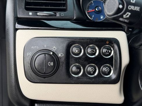 Used 2017 Maserati GranTurismo Sport image 18