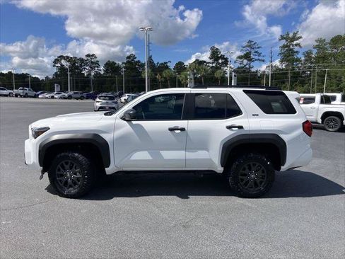 Certified 2025 Toyota 4Runner SR5 AWD/4WD image 2