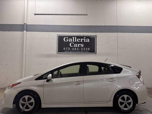 Used 2015 Toyota Prius Four image 1