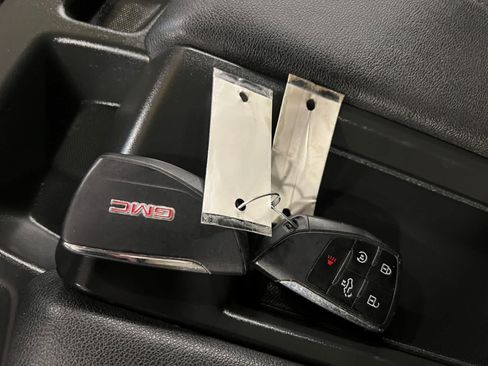 Used 2023 GMC Sierra 1500 Elevation AWD/4WD image 12