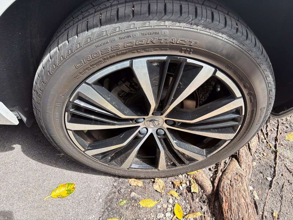 Used 2024 Volvo XC60 B5 Plus AWD/4WD image 5