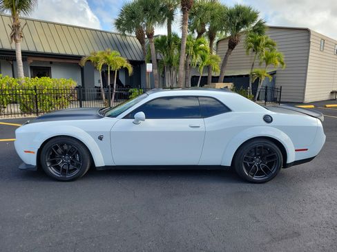 Used 2023 Dodge Challenger SRT Hellcat RWD image 9