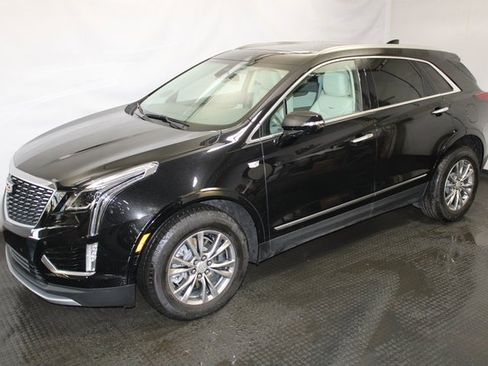 Certified 2022 Cadillac XT5 Premium Luxury image 2
