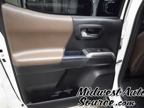 Used 2017 Toyota Tacoma Limited w/ Tow Package AWD/4WD image 24