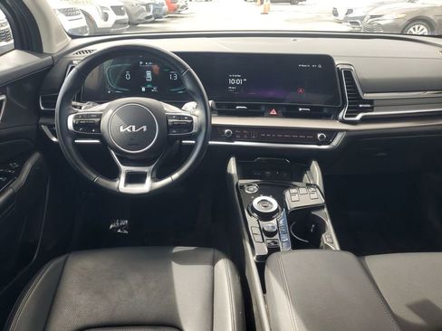 Used 2025 Kia Sportage EX image 9