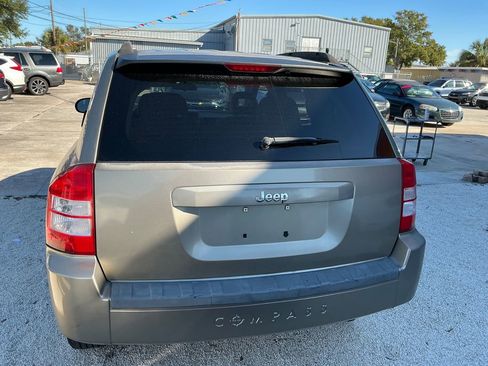 Used 2007 Jeep Compass Sport image 4