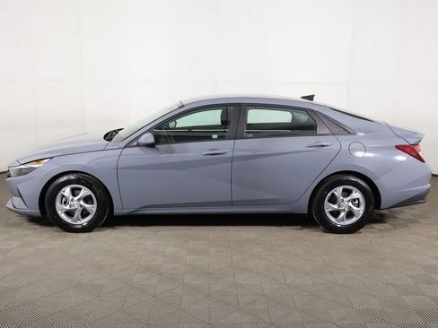 Used 2021 Hyundai Elantra SE image 16