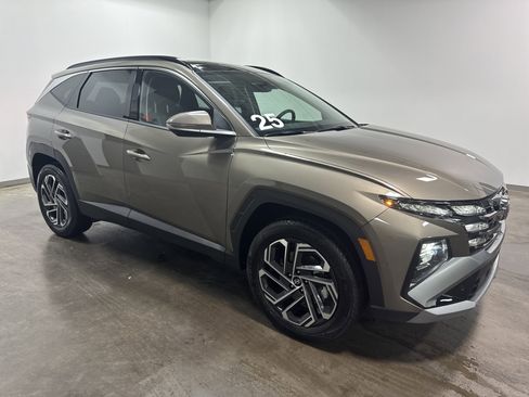 Used 2025 Hyundai Tucson Limited image 2