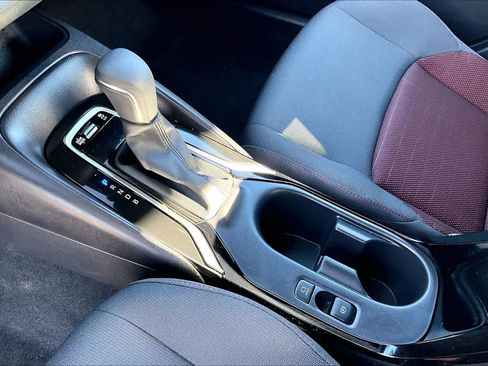Used 2025 Toyota Corolla SE image 15