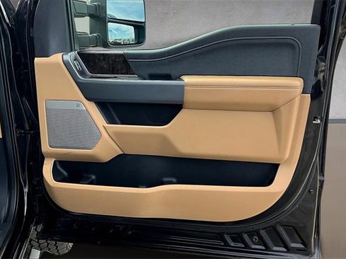 Used 2024 Ford F250 Lariat w/ Chrome Package image 17