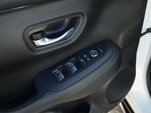 Used 2025 Honda HR-V EX-L image 14