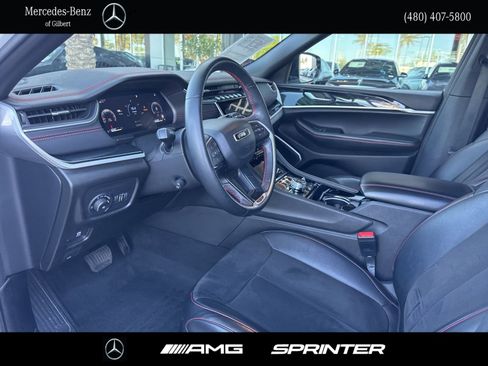 Used 2022 Jeep Grand Cherokee Trailhawk w/ Luxury Tech Group III AWD/4WD image 10