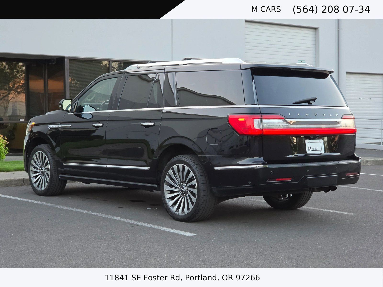 Used 2018 Lincoln Navigator L Reserve w/ Technology Package AWD/4WD image 4