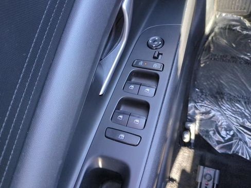 Used 2024 Hyundai Elantra Blue FWD image 17
