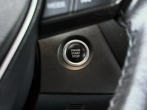 Used 2023 Toyota Corolla SE w/ SE Premium Package FWD image 39