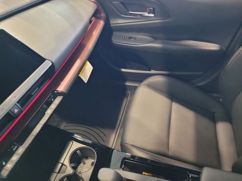 New 2026 Toyota Prius Plug-In Hybrid FWD image 10