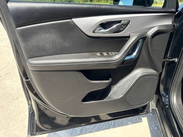 Used 2025 Chevrolet Blazer LT FWD image 14
