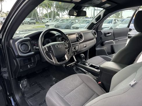Used 2019 Toyota Tacoma TRD Sport AWD/4WD image 35