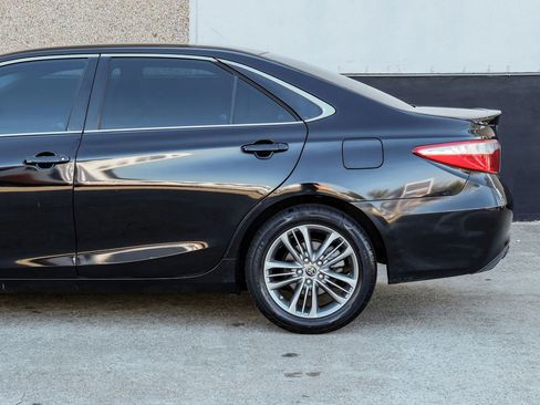 Used 2015 Toyota Camry SE image 18