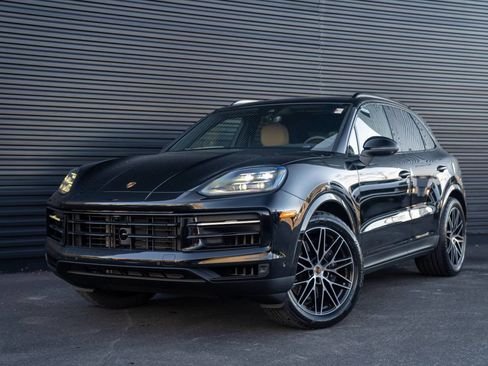 New 2026 Porsche Cayenne Base image 1