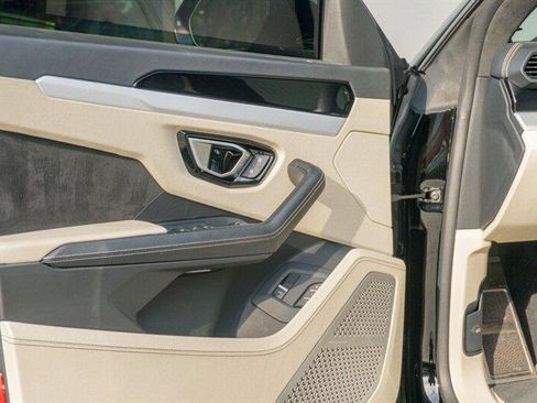 Used 2020 Lamborghini Urus image 64