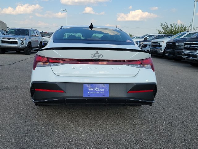 Used 2025 Hyundai Elantra Sport FWD image 4