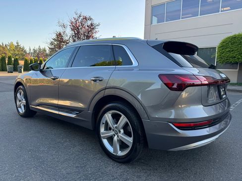 Used 2019 Audi e-tron Premium Plus w/ Towing Package AWD/4WD image 7