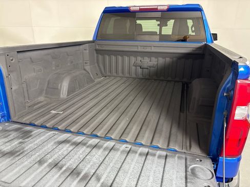 Used 2022 Chevrolet Silverado 1500 RST w/ Convenience Package II AWD/4WD image 18