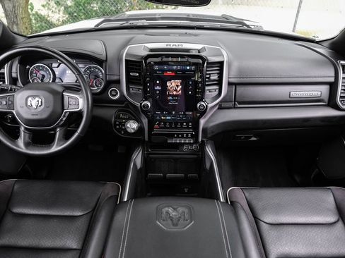 Used 2023 RAM 1500 Laramie AWD/4WD image 5