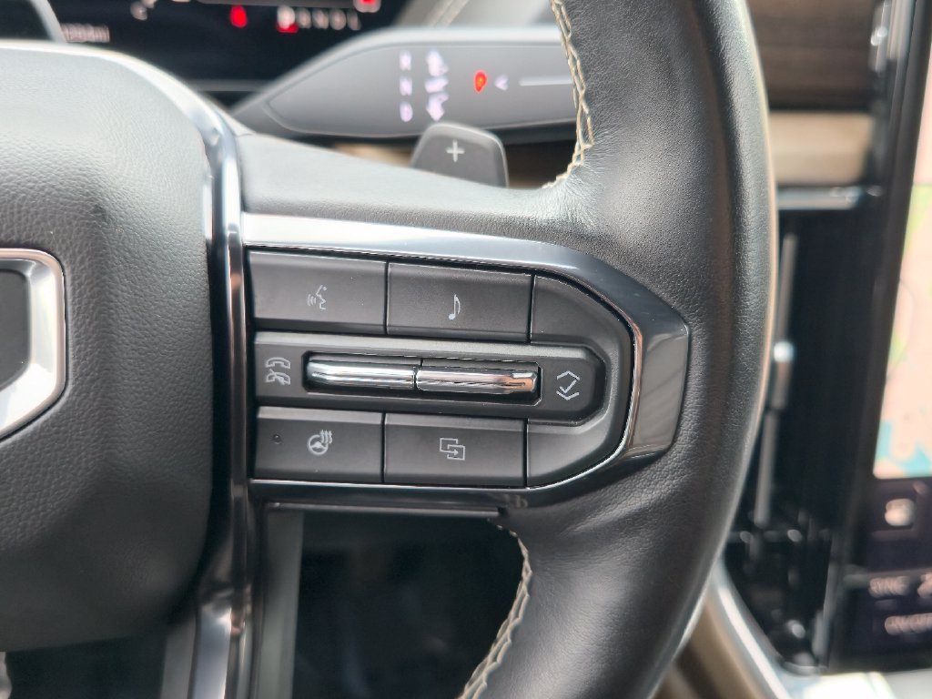 Certified 2025 GMC Yukon Denali Ultimate AWD/4WD image 20