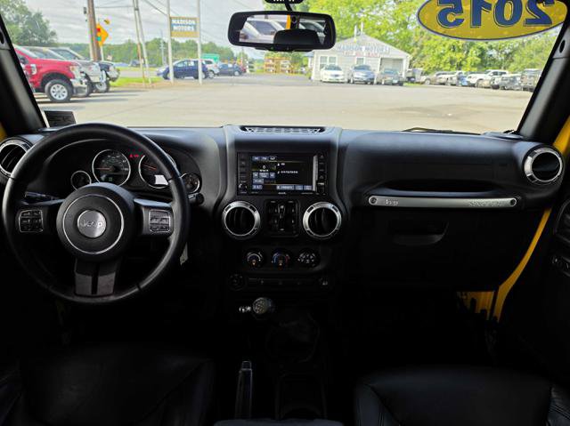 Used 2015 Jeep Wrangler Unlimited Sahara w/ Max Tow Package AWD/4WD image 21