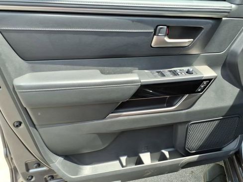 Used 2025 Toyota Tundra Limited AWD/4WD image 16