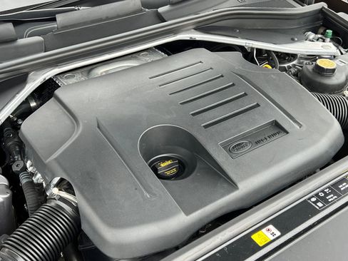 Used 2023 Land Rover Range Rover SE image 42