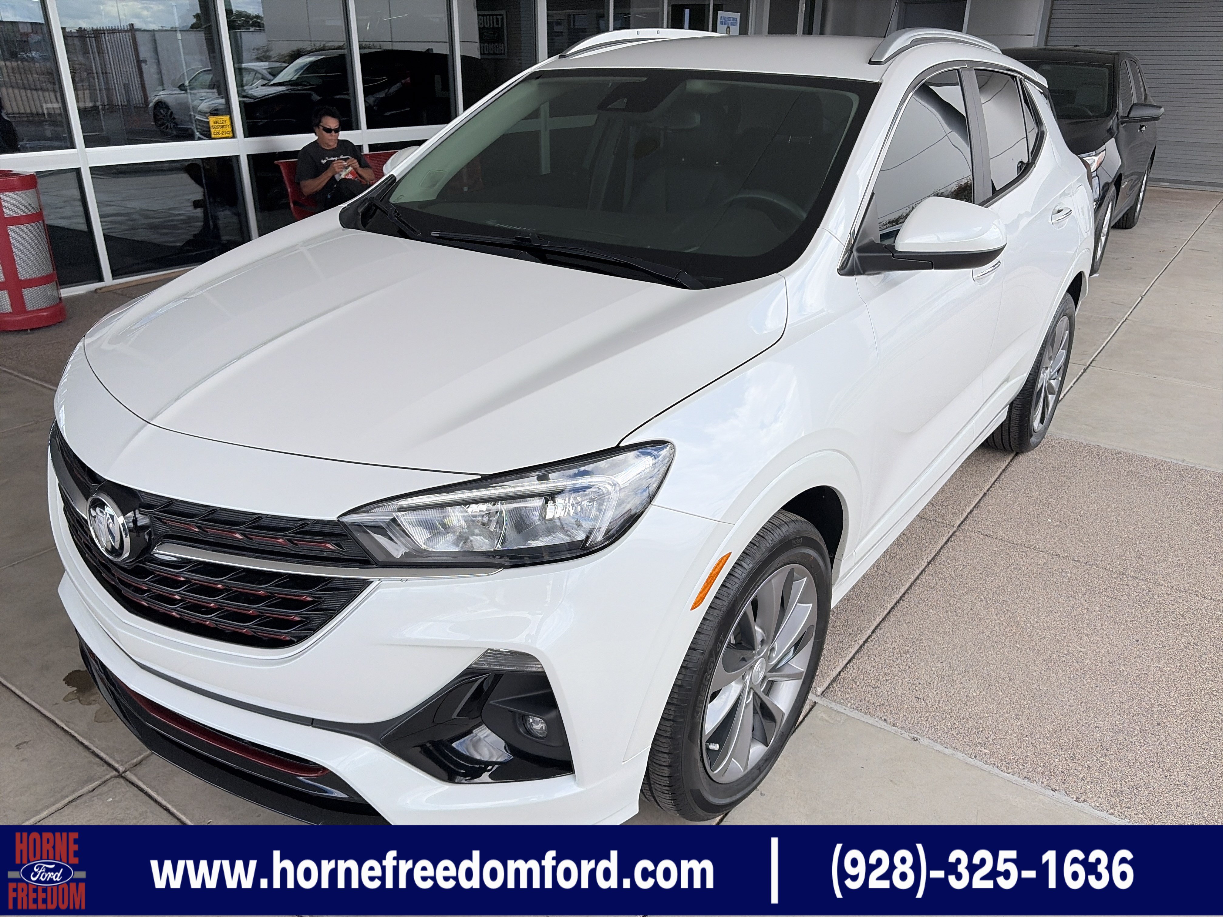 Used 2022 Buick Encore GX Select w/ Sport Touring Package FWD image 1