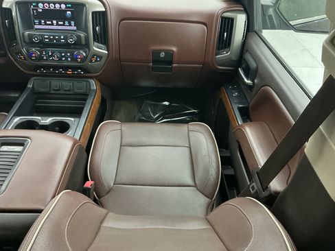 Used 2016 Chevrolet Silverado 1500 High Country AWD/4WD image 31