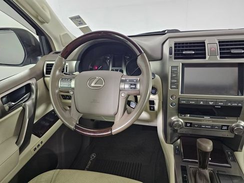 Used 2018 Lexus GX 460 Premium w/ Premium Package AWD/4WD image 21