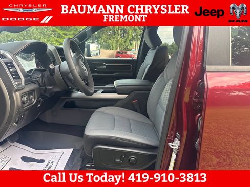 Used 2025 RAM 1500 Big Horn AWD/4WD image 9