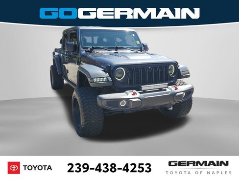 Used 2023 Jeep Gladiator Rubicon AWD/4WD image 6