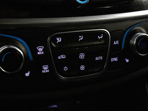 Used 2022 Chevrolet Traverse RS image 23