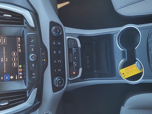 Used 2024 GMC Terrain SLE image 16